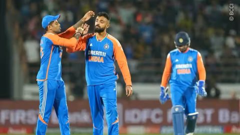 Varun Chakravarthy picks five wickets as England post 171 in the third T20I against India at the Nir