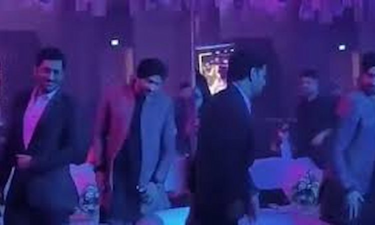  हरभजन सिंह और धोनी का वीडियो वायरल, फैंस बोले- 'सांप है ये!'