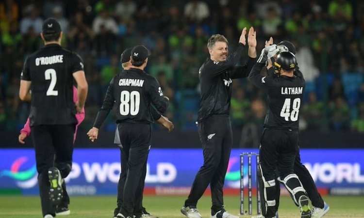 चैंपियंस ट्रॉफी में पाकिस्तान की किरकिरी, न्यूजीलैंड ने 60 रन से हराया