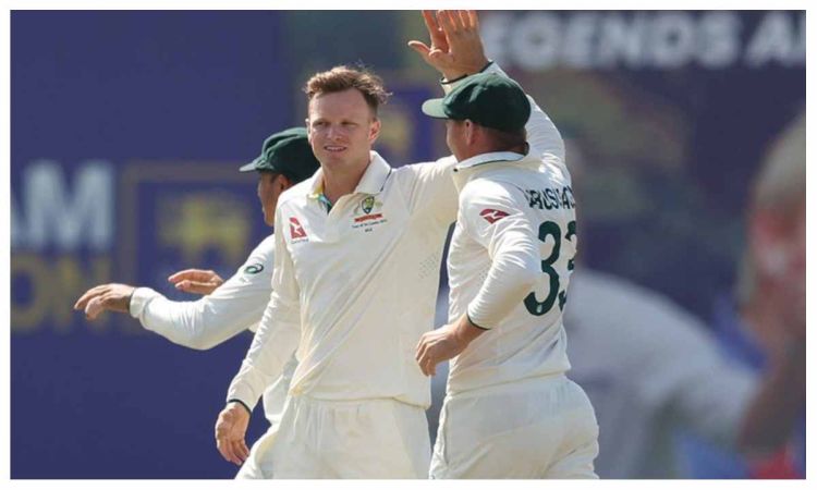 Sri Lanka all out for 165 in their first innings, a mere 489 runs behind Australia