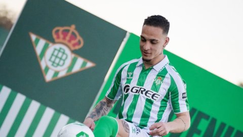 Antony’s Man Utd story ‘may have more chapters,’ says agent Junior Pedroso