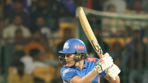 WPL 2025 : मुंबई इंडियंस ने यूपी वारियर्स को आठ विकेट से रौंदा, इस खिलाड़ी ने मचाया धमाल
