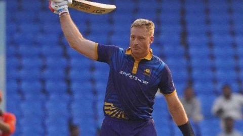 WATCH: 16 छक्के, 12 चौके, मार्टिन गुप्टिल ने 49 गेंदों में बना डाले 160 रन, इस लीग में तूफानी शतक से