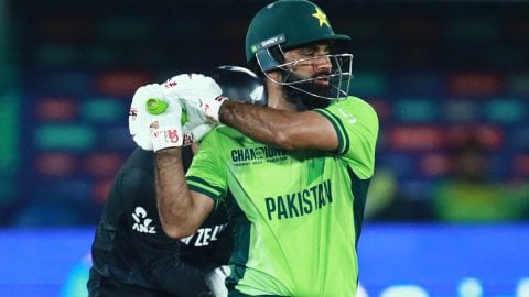 Hafeez slams Pakistan’s decision to risk injured Fakhar in opener against NZ