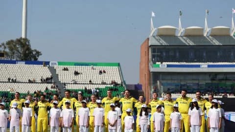 VIDEO: इंग्लैंड-ऑस्ट्रेलिया के मैच में बजा इंडिया का नेशनल एंथम, लाहौर में हो गई बड़ी भूल