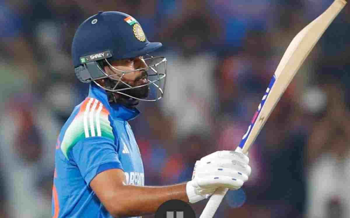 Shreyas Iyer creates history equals Sachin Tendulkar and virat kohli’s record விராட், சச்சின் சாதனையை சமன்செய்த ஸ்ரேயாஸ் ஐயர்!