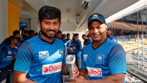 Jayasuriya presents ICC Men's Emerging Cricketer of the Year award to Kamindu Mendis