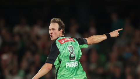 Joel Paris returns to Perth Scorchers for BBL 15 after stellar season with Stars