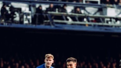 Premier League: Late comeback helps Man Utd draw 2-2 at Everton