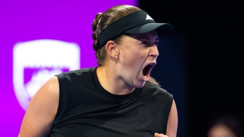 Qatar Open: Ostapenko keeps it perfect against Swiatek to reach final