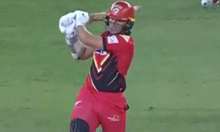 VIDEO: सैम करन ने मारा 117 मीटर लंबा छक्का, स्टेडियम के बाहर जाकर गिरी बॉल
