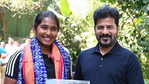 Telangana CM announces Rs 1 crore reward for Trisha, 10 lakhs each to Dhruthi, head coach Nooshin