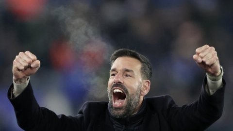 Van Nistelrooy calls for Leicester City to put in ‘maximum efforts’ following Spurs win