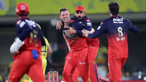 चेपॉक में RCB का सूखा खत्म, 17 साल बाद चेन्नई को उसके घर में हराया चेपॉक में RCB का सूखा खत्म, 17 साल बाद चेन्नई को उसके घर में हराया