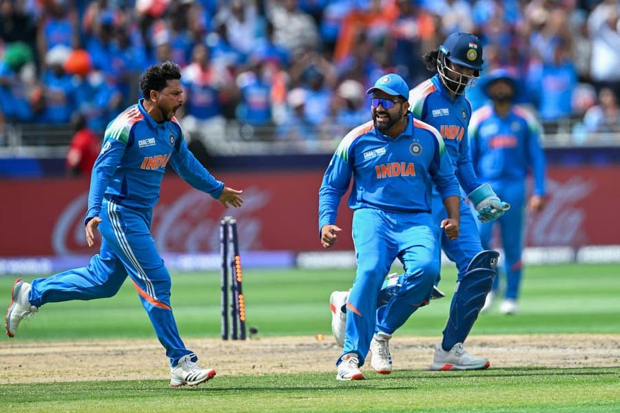 Watch - Kuldeep Yadav puts India on top with twin strikes in Champions Trophy final! அடுத்தடுத்த ஓவர்களில் விக்கெட்டுகளை வீழ்த்திய குல்தீப் யாதவ் - காணொளி!
