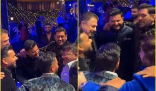 Watch - Ms Dhoni Rishabh Pant Suresh Raina Dance Video! சுரேஷ் ரெய்னா, ரிஷப் பந்த்துடன் இணைந்து நடனமாடிய எம் எஸ் தோனி - காணொளி!