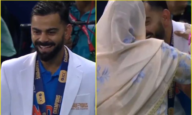 Virat Kohli ने फिर जीता दिल, चैंपियंस ट्रॉफी जीतने के बाद छुए Mohammed Shami की मां के पैर; देखें VI