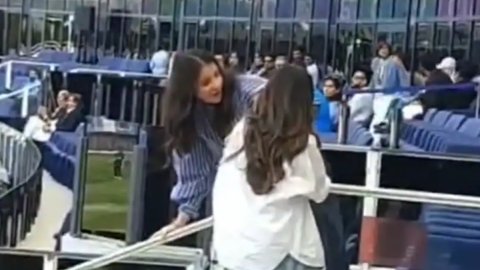 रोहित के बेटे से मिली अनुष्का शर्मा, वायरल हो रहा है क्यूट VIDEO