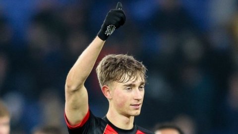 Bournemouth's Dean Huijsen gets first senior call up for Spain, to replace Inigo Martinez