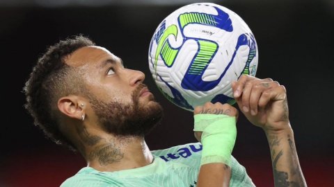 Football: Brazil forward Neymar to undergo surgery after suffering ACL injury