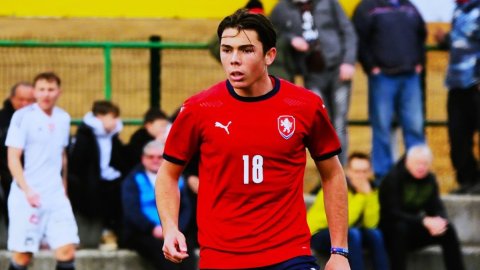 Italian legend Buffon’s son Louis Thomas declares for Czech Republic