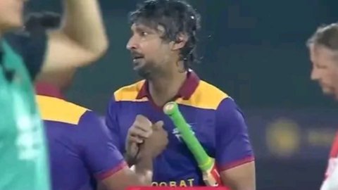 VIDEO: 47 साल के संगकारा ने 46 बॉल में लगाई सेंचुरी, फैंस को दिलाई पुराने टाइम की याद