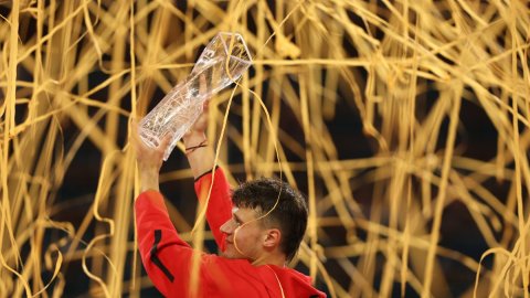 Mensik denies Djokovic 100th title in Miami final 