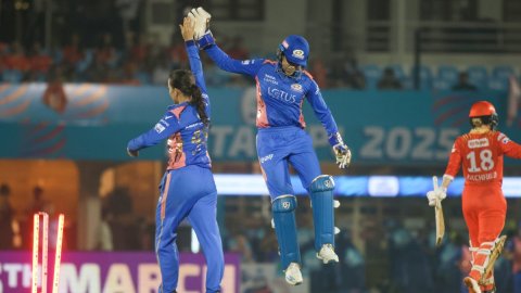 Mumbai: WPL 2025 Eliminator — Gujarat Giants vs Mumbai Indians