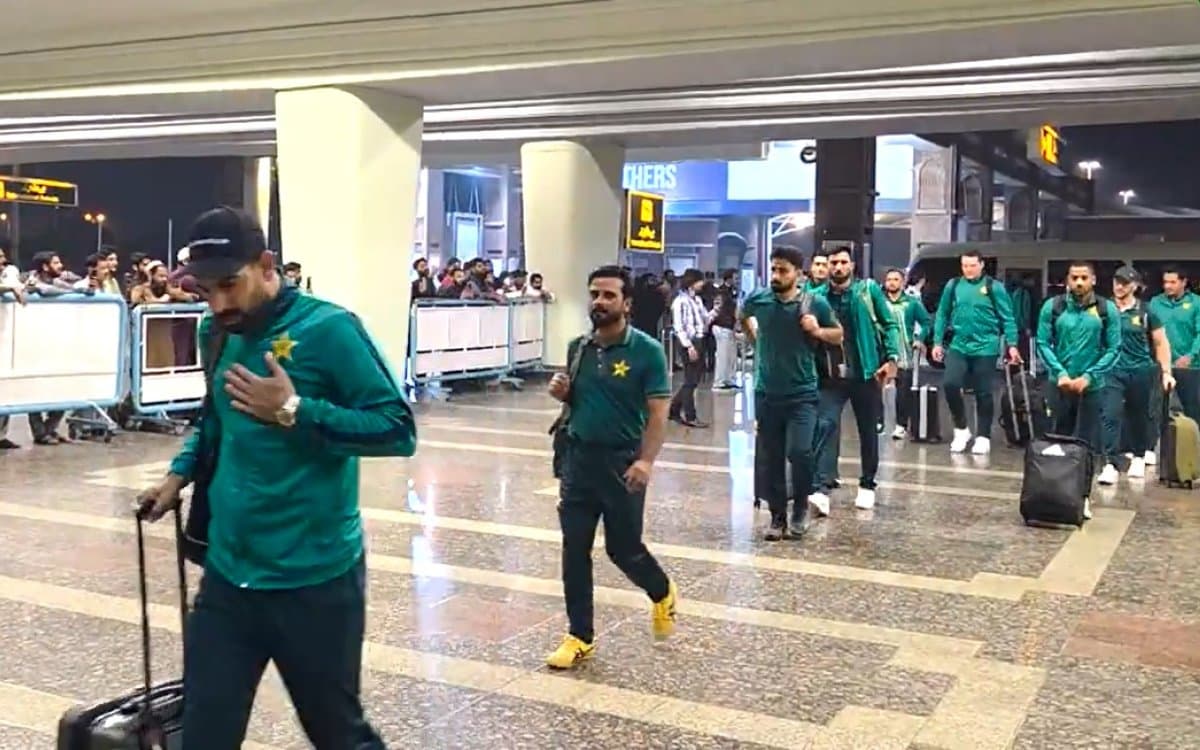 Pakistan Team Arrives In Christchurch For White-ball Series Against New Zealand நியூசிலாந்து சென்றடைந்தது பாகிஸ்தான் அணி!