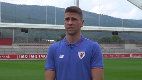 Simon glad to be back with Spain and defends injured Martinez