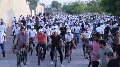 Sports Min Mandaviya leads 'Fit India Sundays on Cycle' in Ahmedabad 