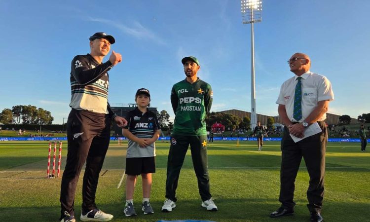 Pakistan opt to bowl first against New Zealand in fourth t20i