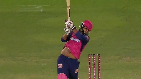 14 साल के वैभव सूर्यवंशी ने पहली ही गेंद पर छक्का जड़कर IPL में धमाकेदार एंट्री की; देखिए VIDEO