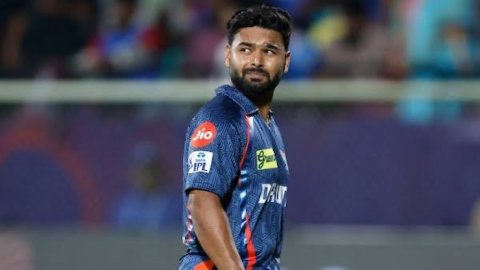 मुंबई में हार के साथ ऋषभ पंत की जेब भी हुई हल्की,  ऋषभ पंत पर बरसा जुर्माने का कहर