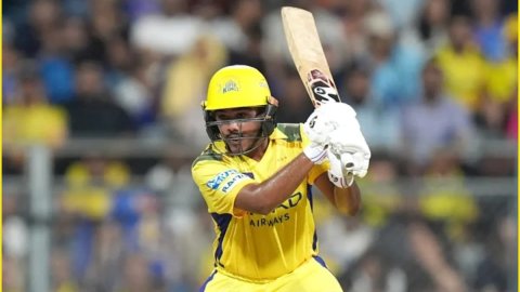 Ayush Mhatre ने रचा इतिहास, Chennai Super Kings के लिए 17 साल की उम्र में डेब्यू करके तोड़ा 17 साल प
