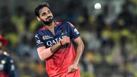 Bhuvneshwar Kumar on the verge of creating history in ipl 2025 clash vs Gujarat titans भुवनेश्वर कुमार के पास इतिहास रचने के करीब, बन सकते हैं IPL में सबसे ज्य़ादा विकेट लेने वाले तेज गेंद