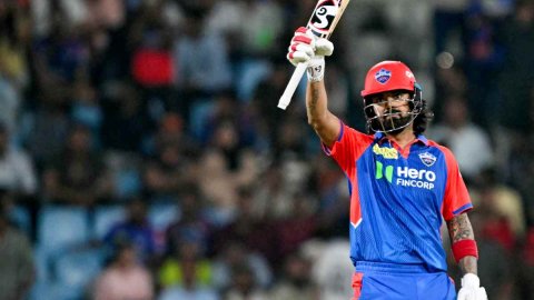 धोनी,एबी डी विलियर्स और सुरेश रैना के रिकॉर्ड्स टूटे,केएल राहुल ने LSG के खिलाफ पचासा जड़कर रच डाला 