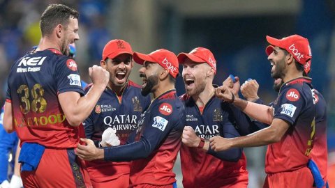 IPL 2025: RCB ने 10 साल बाद जीत से पॉइंट्स टेबल में किया उलटफेर, इनके सिर सजी ऑरेंज औऱ पर्पल कैप