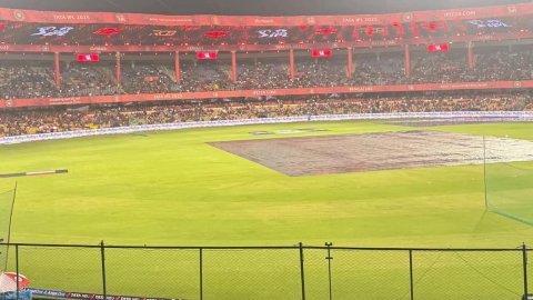 बारिश ने रोका RCB बनाम पंजाब का मुकाबला, जानिए 20 ओवर के मैच का फाइनल कट-ऑफ टाइम
