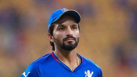 Captain Rajat Patidar fined for RCB's slow over-rate against Mumbai Indians IPL 2025: रजत पाटीदार को लगा तगड़ा झटका, मुंबई इंडियंस के खिलाफ जीत के बाद लगा बड़ा जुर्माना