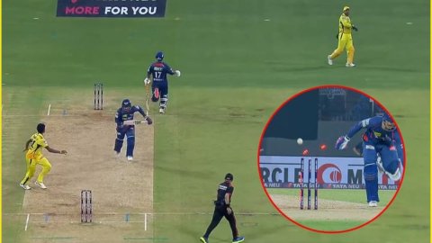 ये है माही मैजिक! सोचा भी नहीं होगा ऐसे किया अब्दुल समद को रन आउट; देखें VIDEO ये है माही मैजिक! सोचा भी नहीं होगा ऐसे किया अब्दुल समद को रन आउट; देखें VIDEO