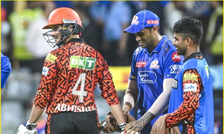 Suryakumar Yadav ने लिए Abhishek Sharma के मज़े, LIVE MATCH में जेब में हाथ डालकर की तलाशी; देखें VI