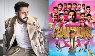 Abhishek Bachchan's Jaipur Pink Cubs lifts the Championship Trophy at the Yuva All Stars	