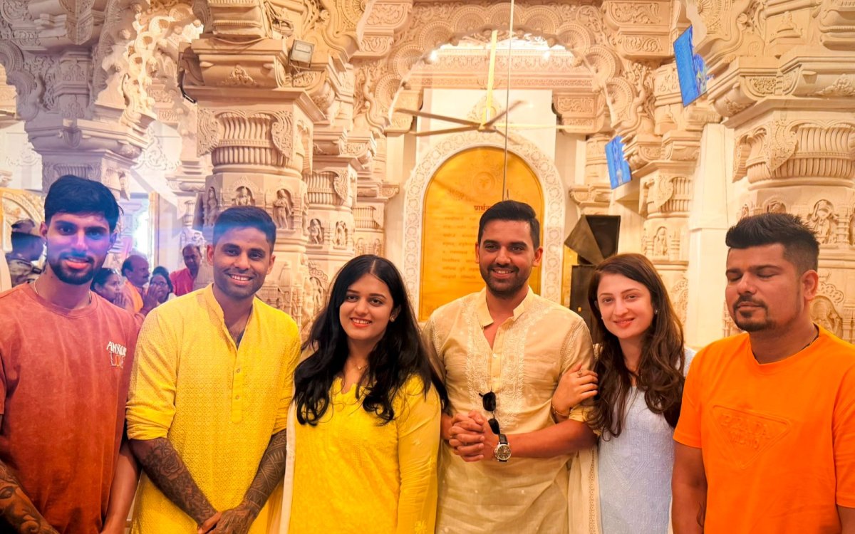 IPL 2025: MI's Suryakumar, Tilak, Deepak seek blessings at Ram Mandir in Ayodhya ahead of LSG clash IPL 2025: MI's Suryakumar, Tilak, Deepak seek blessings at Ram Mandir ahead of LSG clash