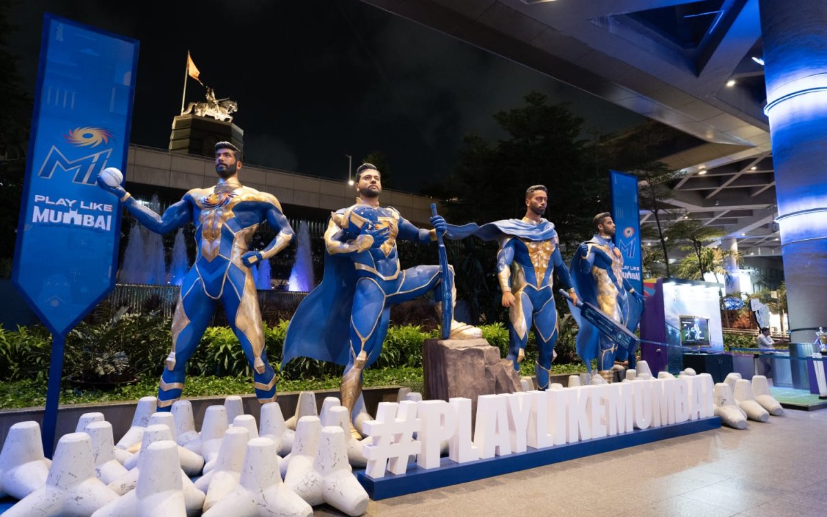 IPL 2025: Mumbai Indians celebrate star players with statues at Mumbai Airport IPL 2025: Mumbai Indians celebrate star players with statues at Mumbai Airport
