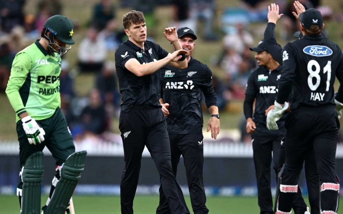 NZ vs PAK, 3rd ODI: பாகிஸ்தானை ஒயிட் வாஷ் செய்து தொடரை வென்றது நியூசிலாந்து!