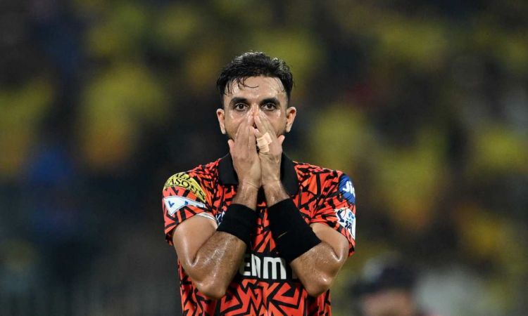 Harshal Patel becomes the first Indian fast bowler to take five 4 wicket hauls in IPL history