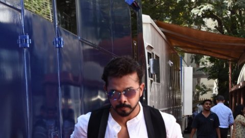 (030519) Mumbai: 'Mahurat' of upcoming film 
