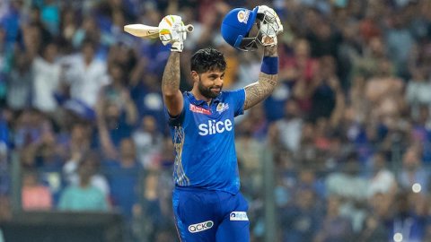 लगातार 14वीं बार 25+ रन बनाकर सूर्या ने टी20 में रचा इतिहास, IPL में तेंदुलकर का रिकॉर्ड भी तोड़ा
