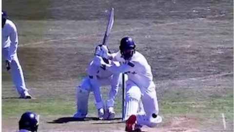 VIDEO: बैकफुट से स्वीप शॉट? जेम्स हैरिस ने खेला ऐसा शॉट जो किताबों में नहीं मिलेगा